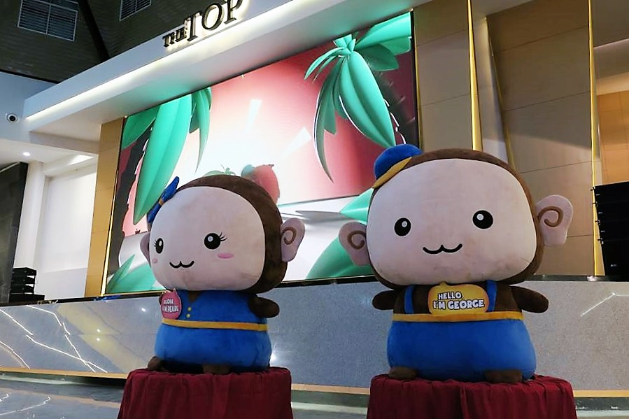The Top Komtar Say hello to George and Pearl.